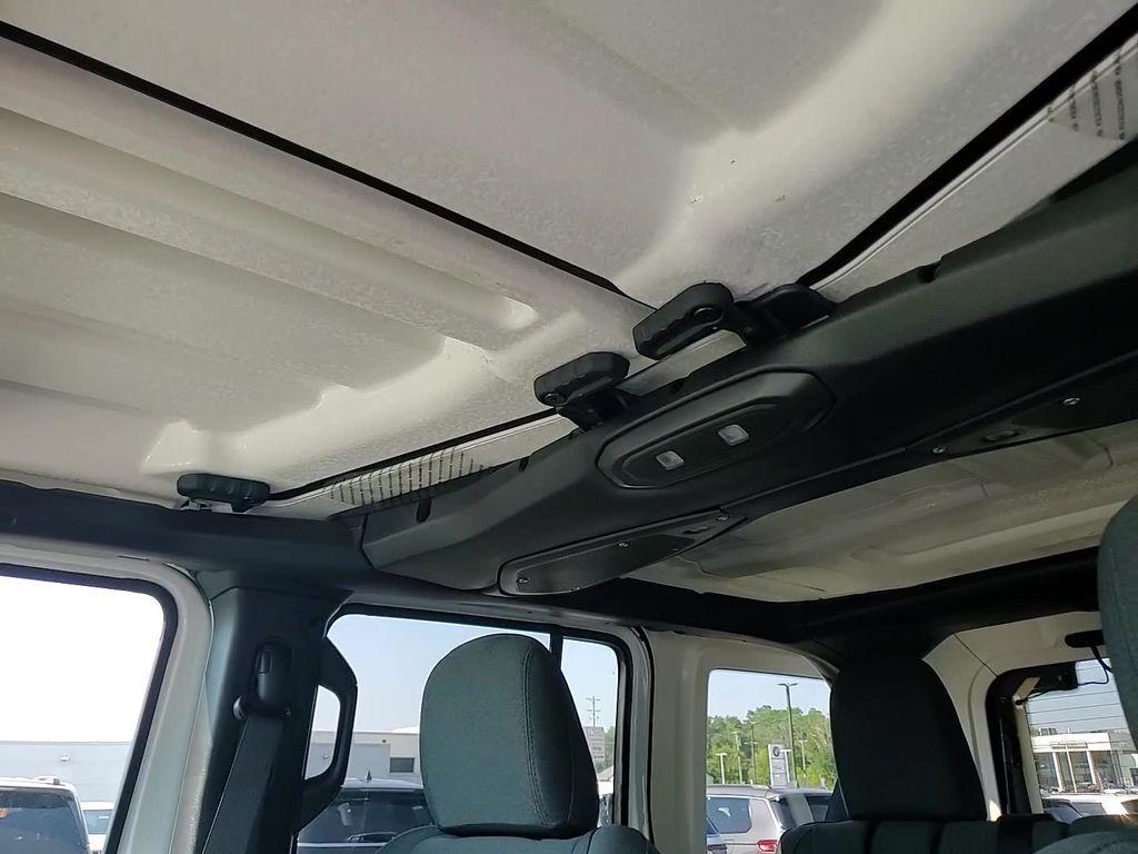new 2025 Jeep Wrangler car, priced at $47,743
