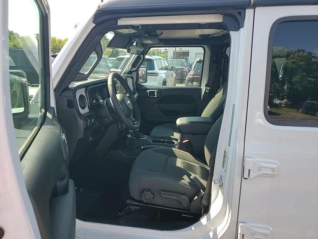 new 2025 Jeep Wrangler car, priced at $47,743