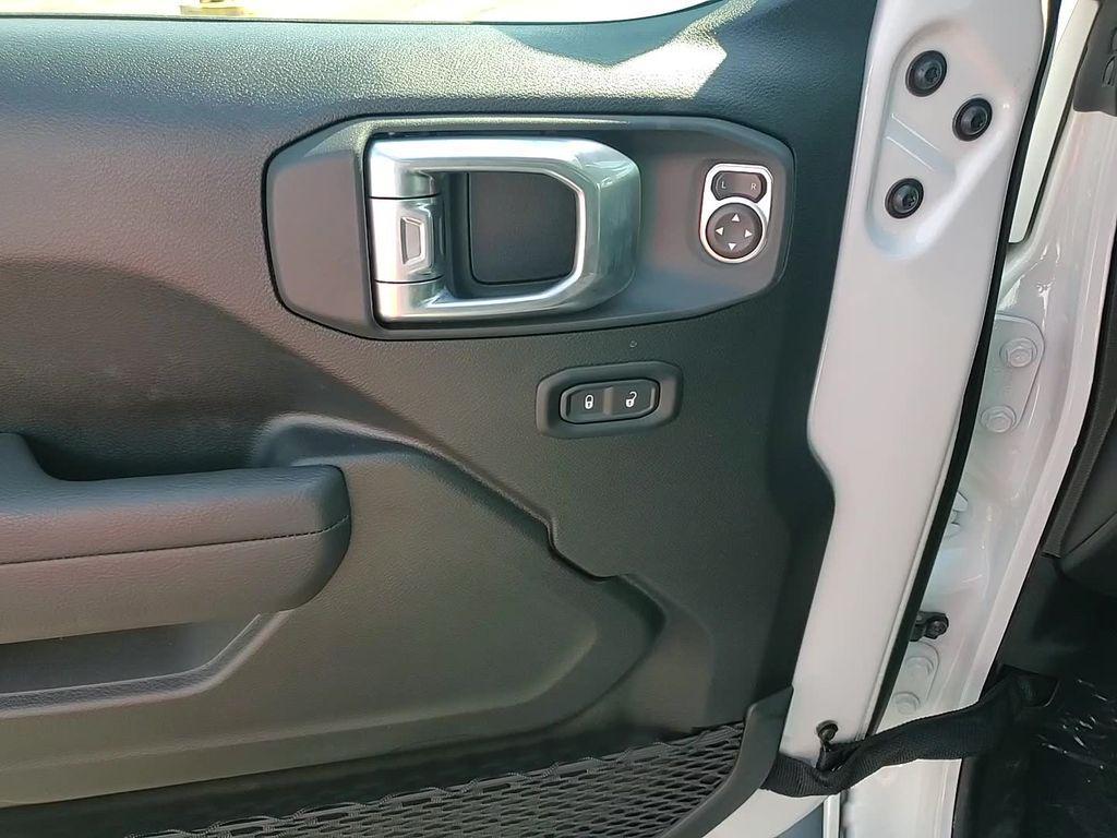 new 2025 Jeep Wrangler car, priced at $47,743