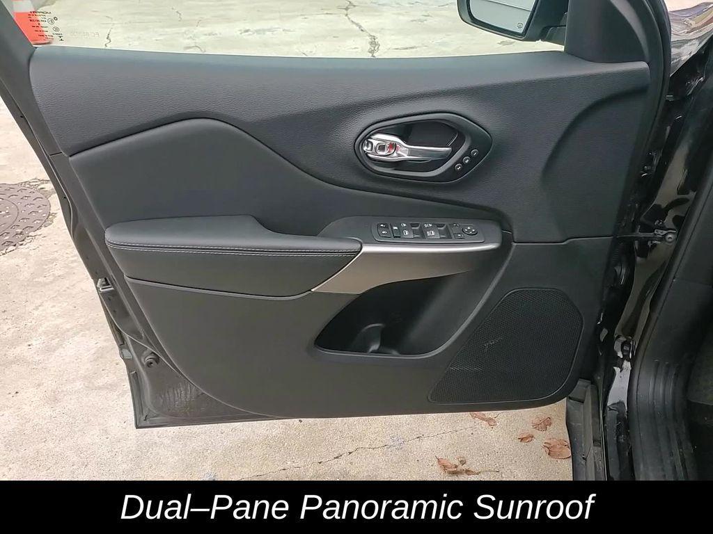 used 2022 Jeep Cherokee car, priced at $24,588