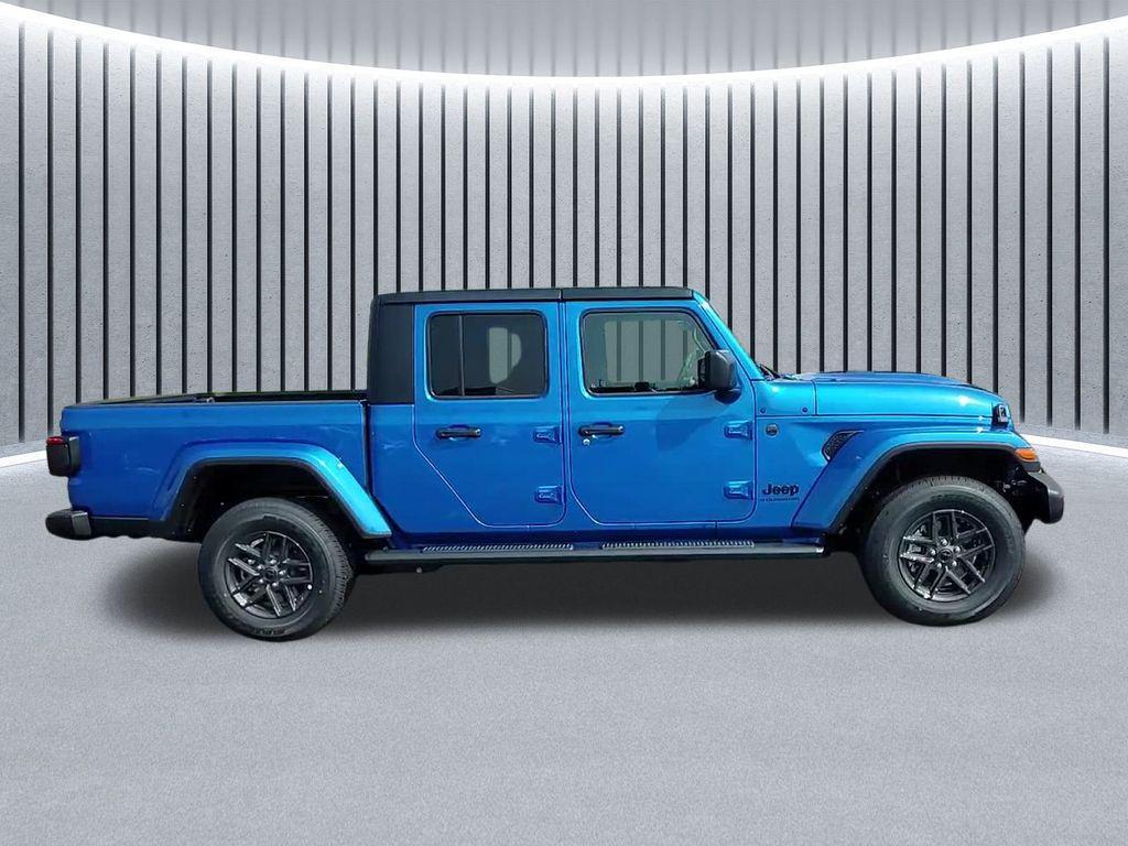 new 2025 Jeep Gladiator car, priced at $51,051