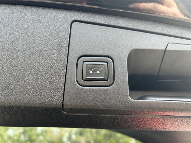 used 2021 Cadillac XT4 car, priced at $22,995