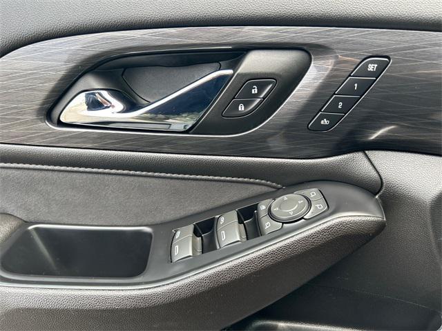 used 2023 Chevrolet Traverse car, priced at $37,995