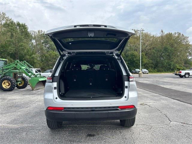 used 2024 Jeep Grand Cherokee car, priced at $35,495