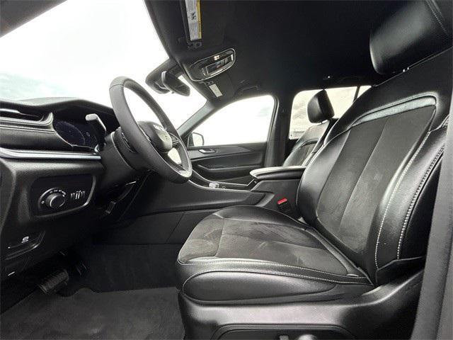 used 2024 Jeep Grand Cherokee car, priced at $35,495