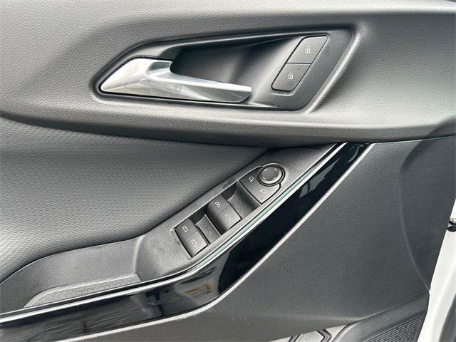 new 2026 Chevrolet Equinox car, priced at $33,640