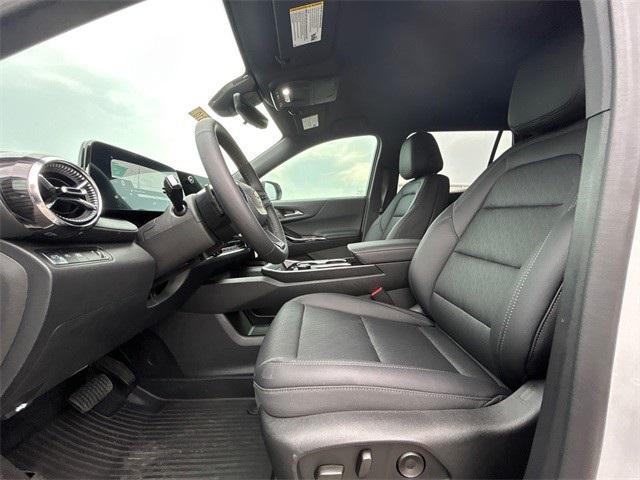 new 2026 Chevrolet Equinox car, priced at $33,640