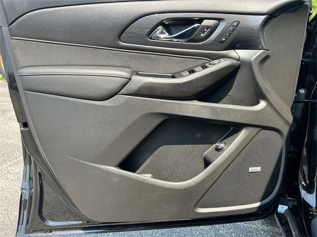 used 2023 Chevrolet Traverse car, priced at $34,988