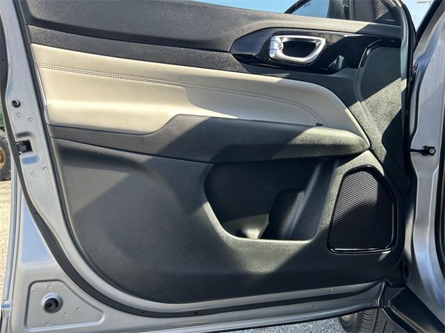 used 2022 Jeep Compass car, priced at $25,995