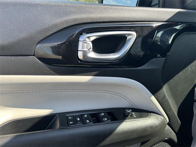 used 2022 Jeep Compass car, priced at $25,995