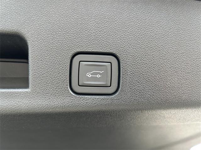 new 2026 Chevrolet Traverse car, priced at $53,140