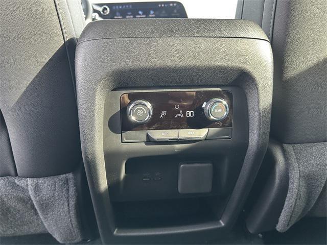 new 2026 Chevrolet Traverse car, priced at $53,140