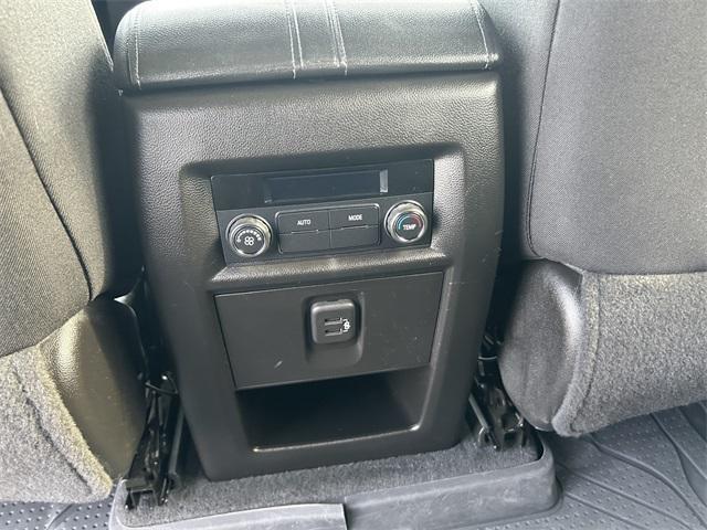 used 2023 Chevrolet Traverse car, priced at $33,995