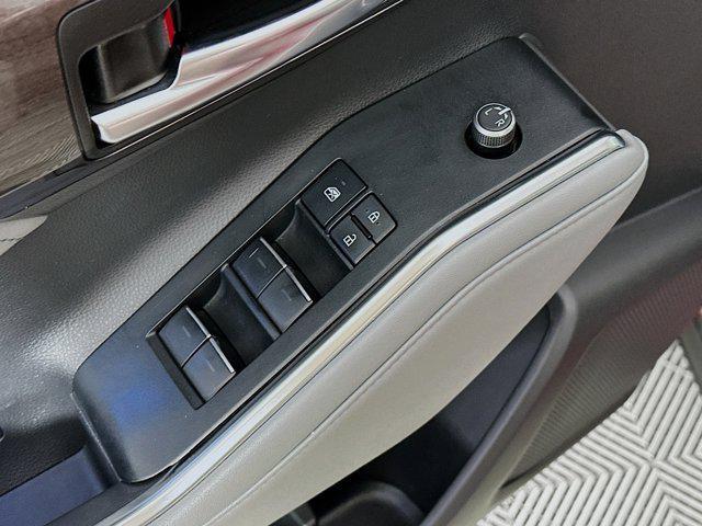 used 2021 Toyota Highlander car, priced at $36,500