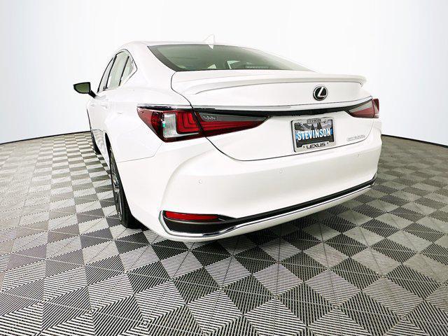 new 2025 Lexus ES 300h car, priced at $55,905