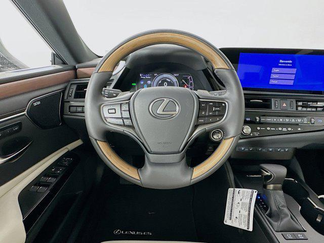 new 2025 Lexus ES 300h car, priced at $55,905