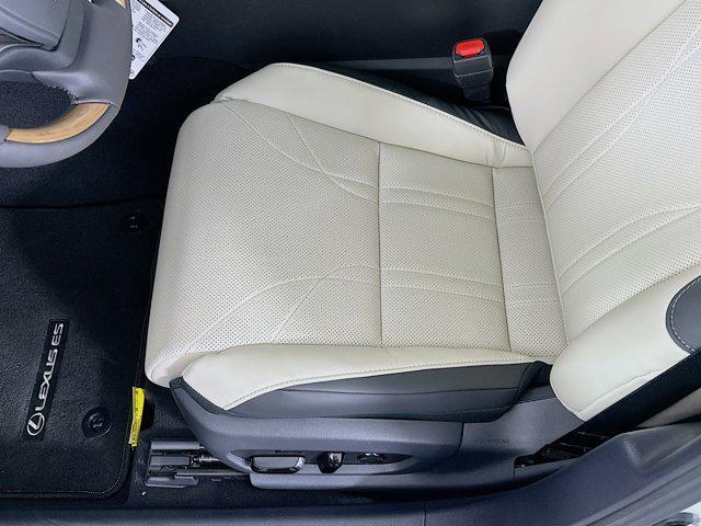 new 2025 Lexus ES 300h car, priced at $55,905