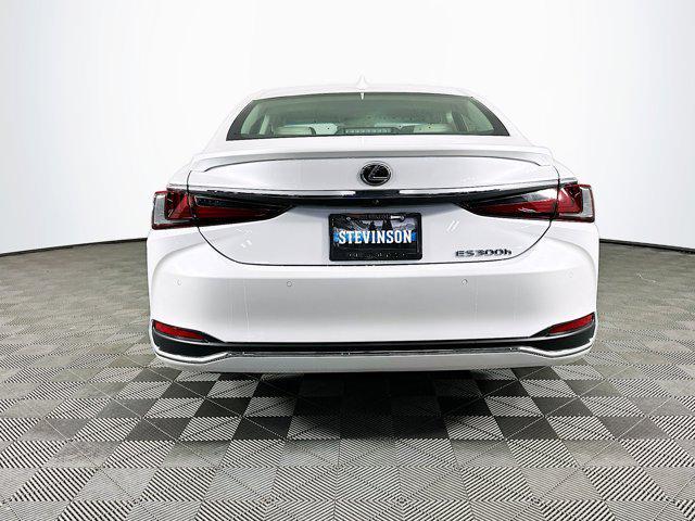 new 2025 Lexus ES 300h car, priced at $55,905