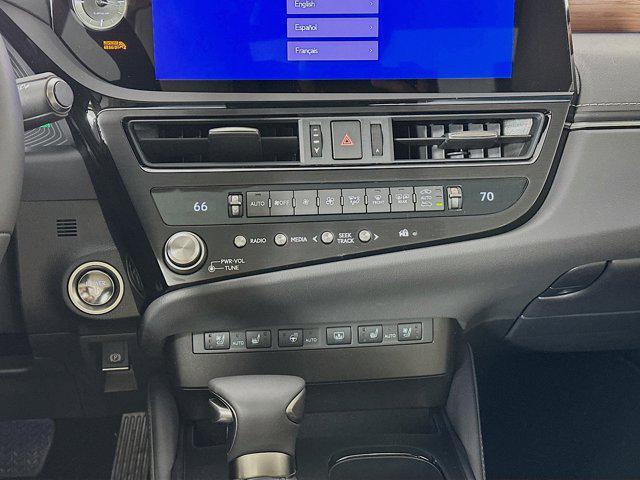 new 2025 Lexus ES 300h car, priced at $55,905
