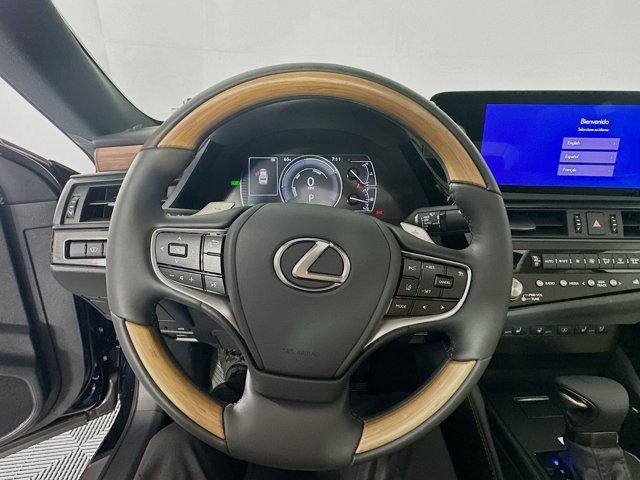 new 2025 Lexus ES 300h car