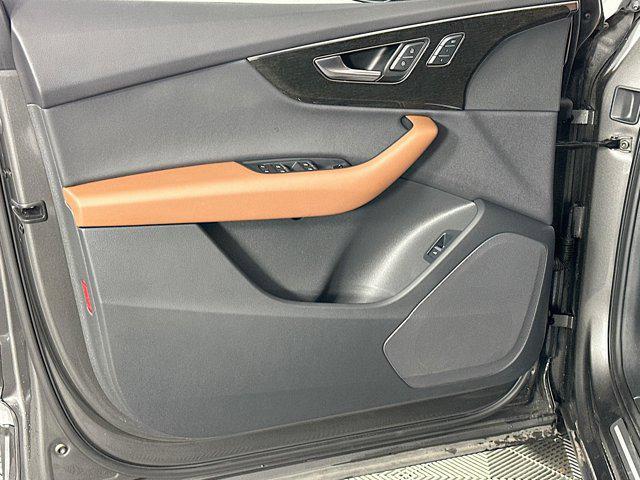 used 2023 Audi Q7 car, priced at $39,701