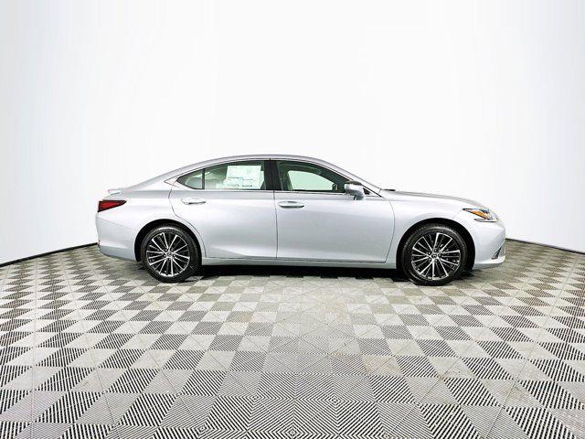 new 2025 Lexus ES 300h car, priced at $51,310