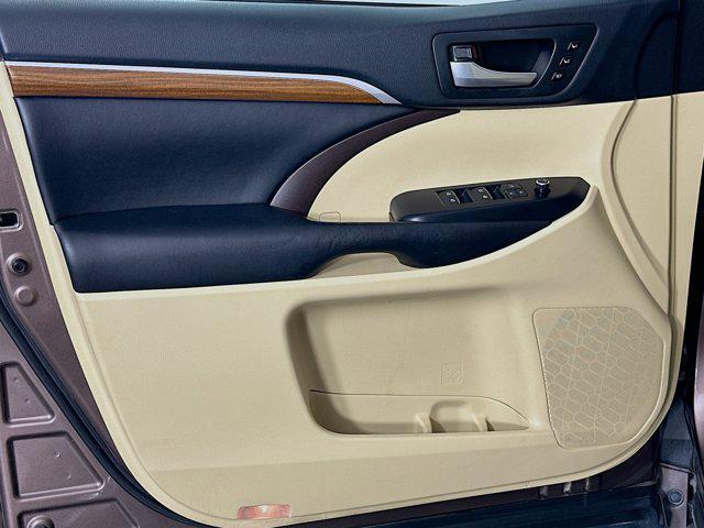 used 2017 Toyota Highlander car, priced at $26,700