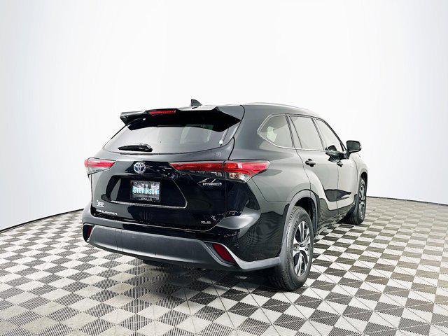used 2021 Toyota Highlander Hybrid car, priced at $34,291