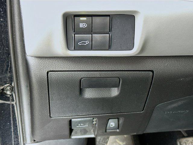 used 2021 Toyota Highlander Hybrid car, priced at $34,291
