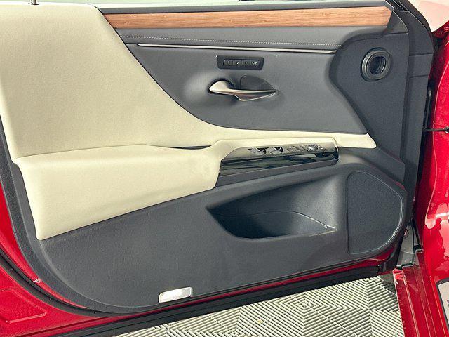 new 2025 Lexus ES 350 car, priced at $47,944