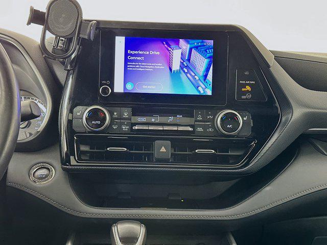 used 2024 Toyota Highlander car, priced at $40,054