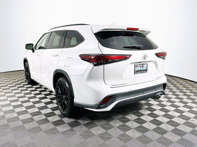 used 2024 Toyota Highlander car, priced at $40,054