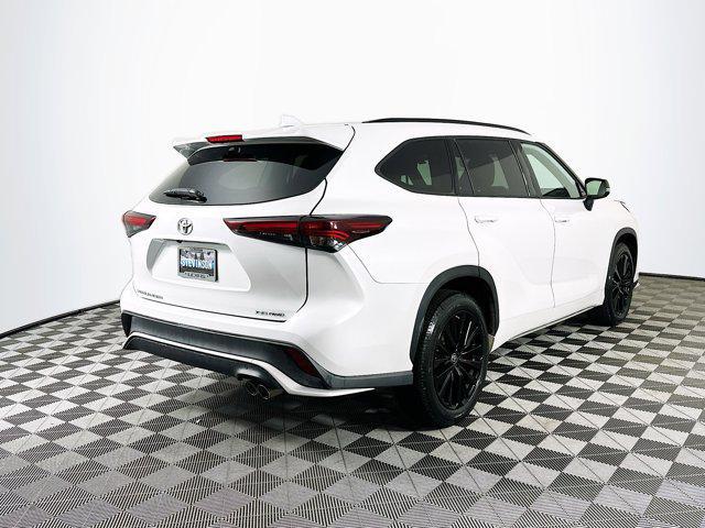 used 2024 Toyota Highlander car, priced at $40,054