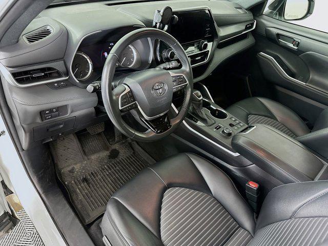 used 2024 Toyota Highlander car, priced at $40,054