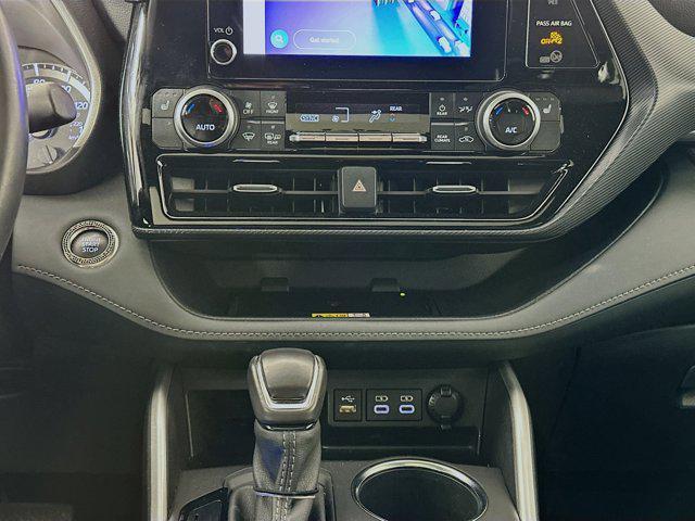 used 2024 Toyota Highlander car, priced at $40,054