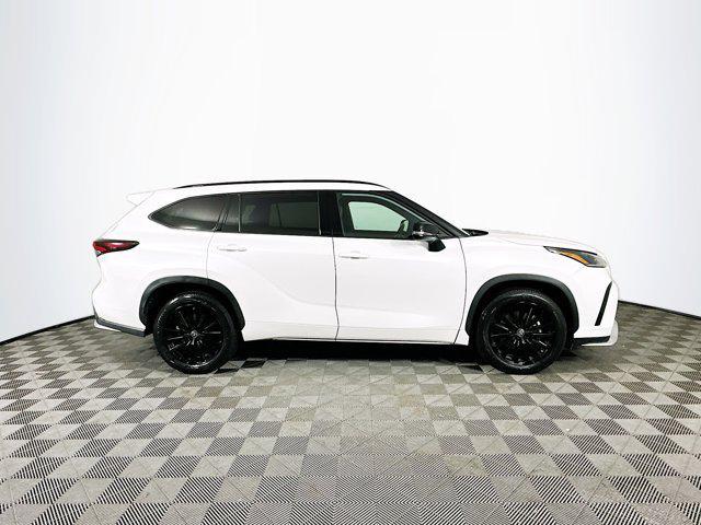 used 2024 Toyota Highlander car, priced at $40,054