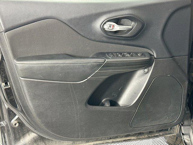 used 2016 Jeep Cherokee car, priced at $14,228