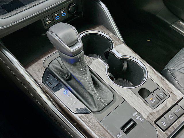 used 2022 Toyota Highlander Hybrid car, priced at $42,201