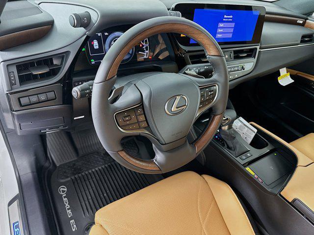 new 2025 Lexus ES 300h car