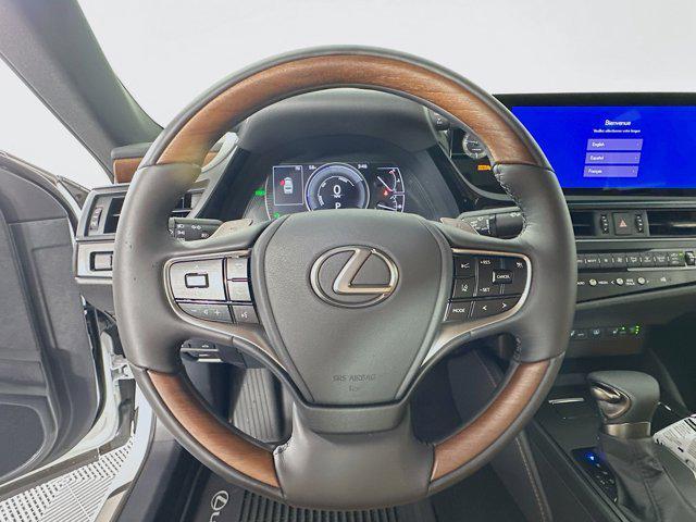 new 2025 Lexus ES 300h car