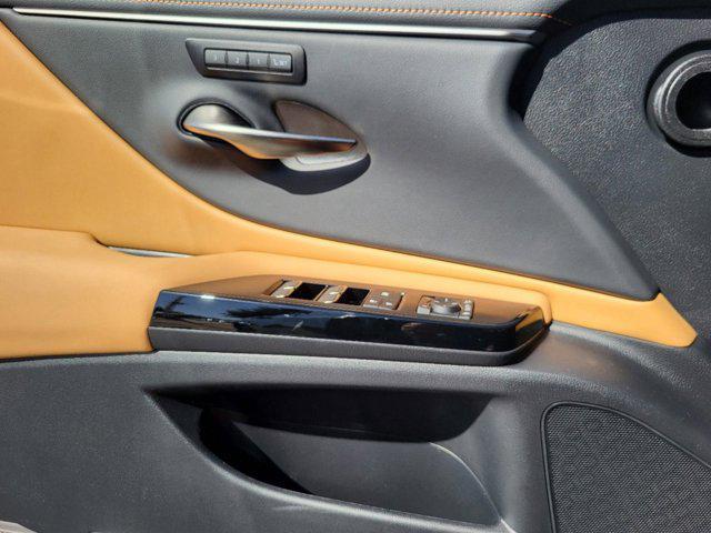 new 2025 Lexus ES 300h car, priced at $50,744