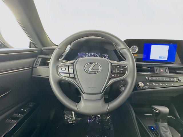 used 2025 Lexus ES 350 car, priced at $40,564