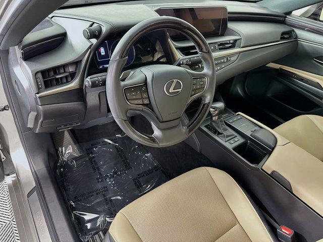 used 2020 Lexus ES 300h car, priced at $29,000
