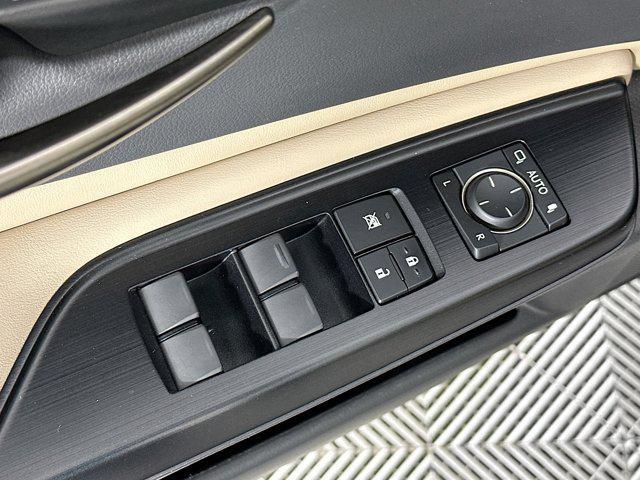 used 2020 Lexus ES 300h car, priced at $29,000