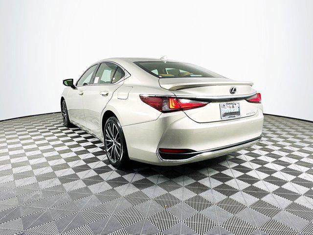 new 2025 Lexus ES 300h car