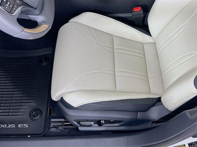 new 2025 Lexus ES 350 car, priced at $56,864