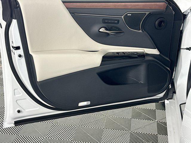 new 2025 Lexus ES 350 car, priced at $56,864