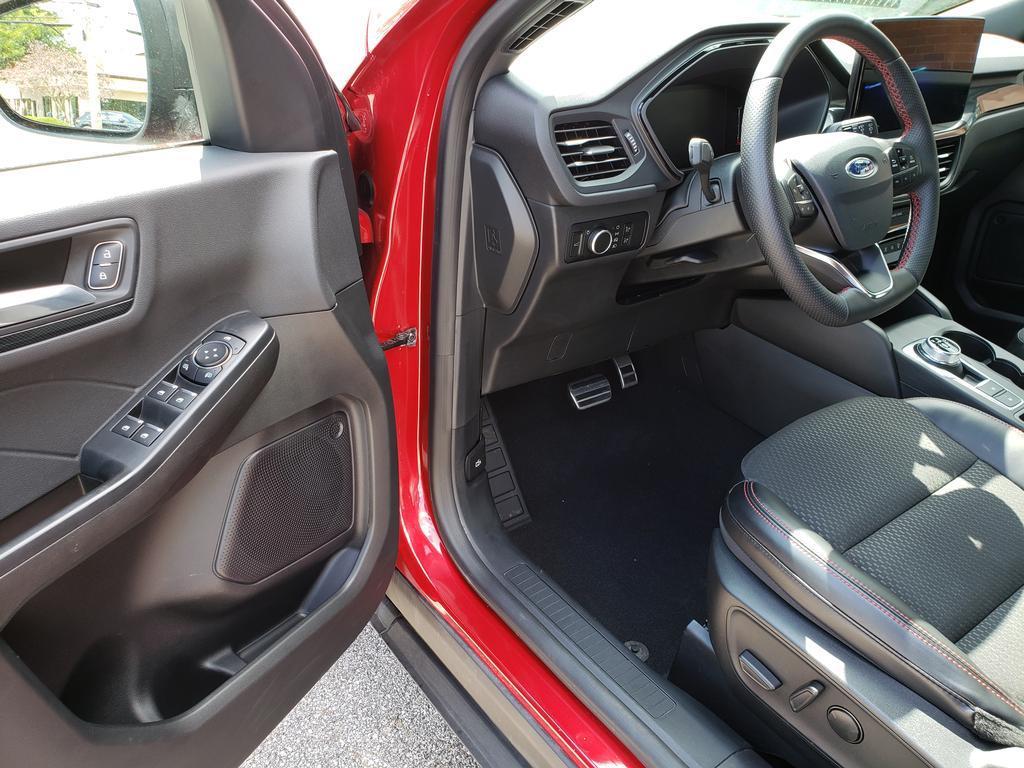 used 2023 Ford Escape car, priced at $21,492