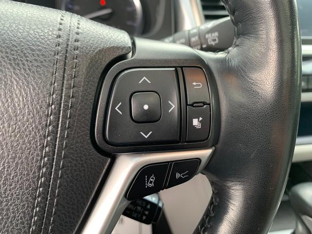 used 2019 Toyota Highlander Hybrid car, priced at $30,751