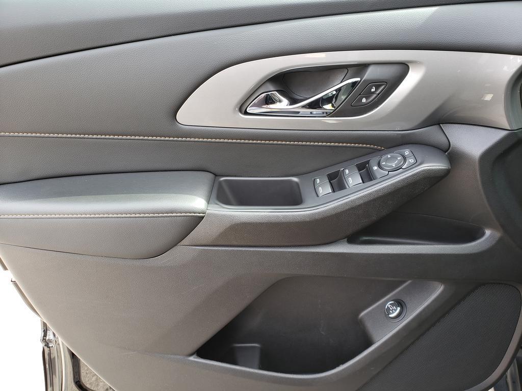 used 2021 Chevrolet Traverse car, priced at $24,092